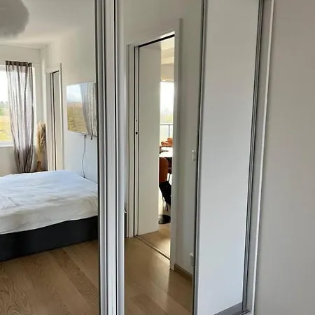 Apartment Airport 10mins With Free Parking *